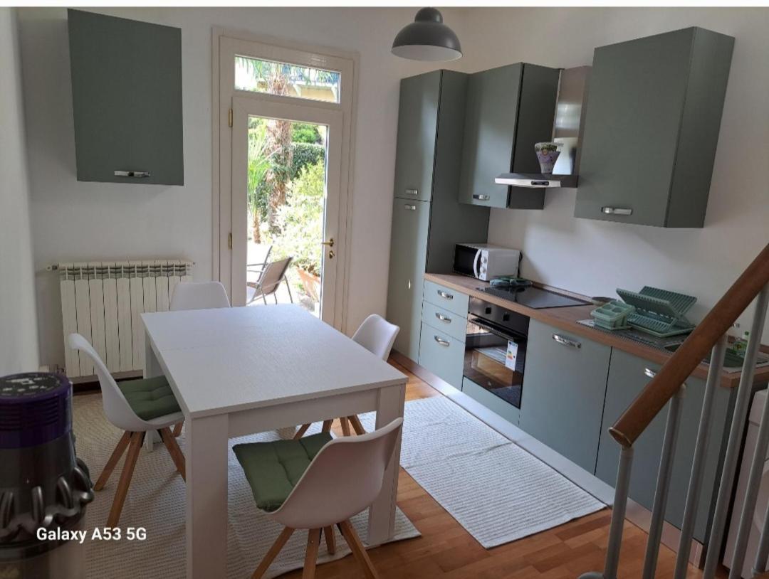 Ina Villa Lavena Ponte Tresa Buitenkant foto
